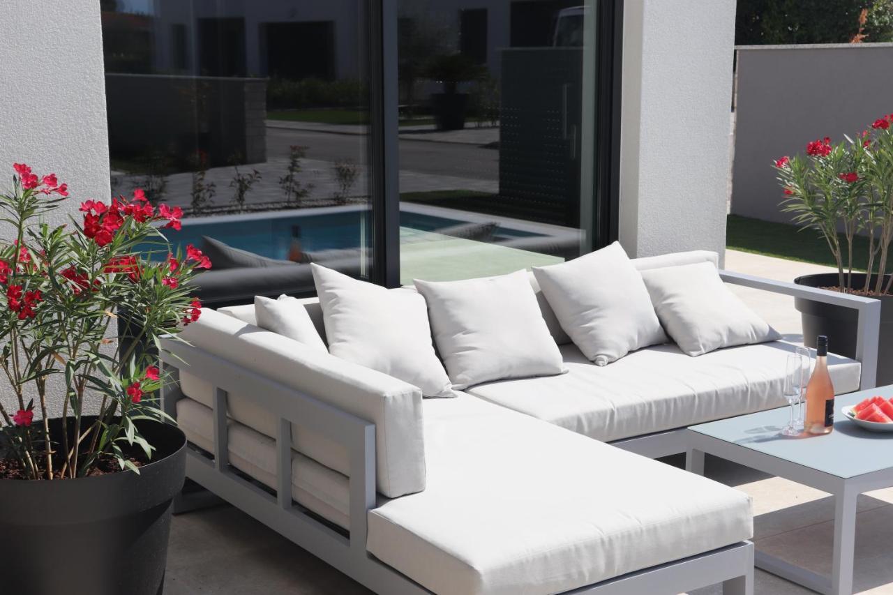 Meerbrise - Luxury Villa Banjole Exteriör bild